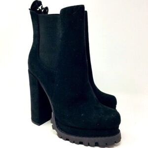 Liliana NWOT black platform boots US6 BoxT Faux suede leather ankle high